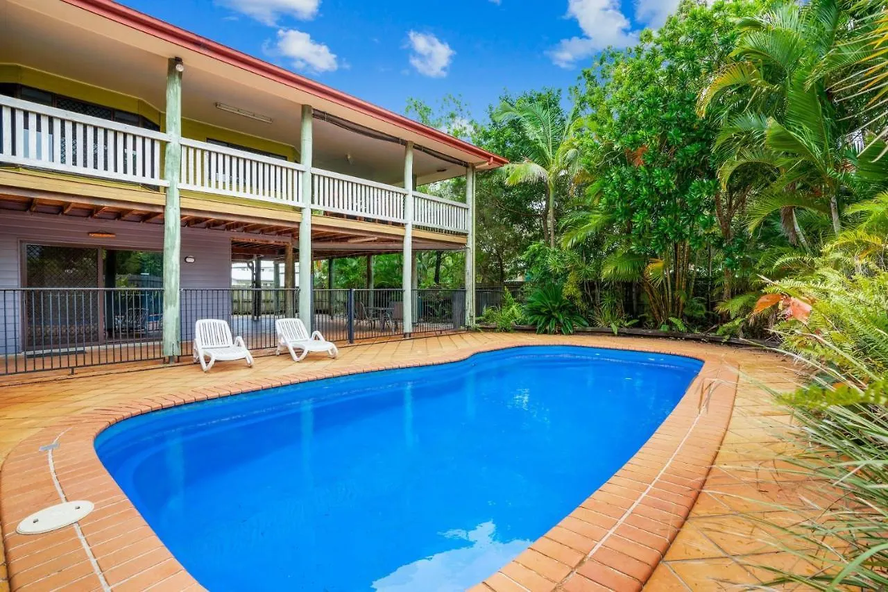 Barnys Rainbow Beach 0*,  Australia